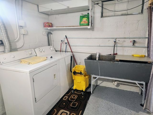 409-11 W Keith Avenue, Waukegan, IL 60085