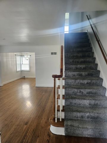 409-11 W Keith Avenue, Waukegan, IL 60085