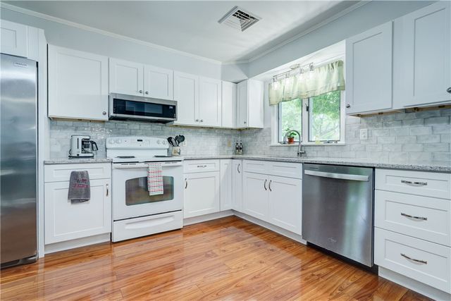 24 Cullens Run, Pittsford, NY 14534