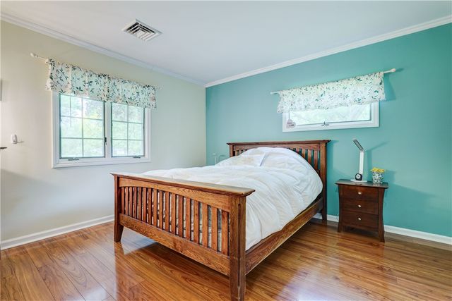 24 Cullens Run, Pittsford, NY 14534
