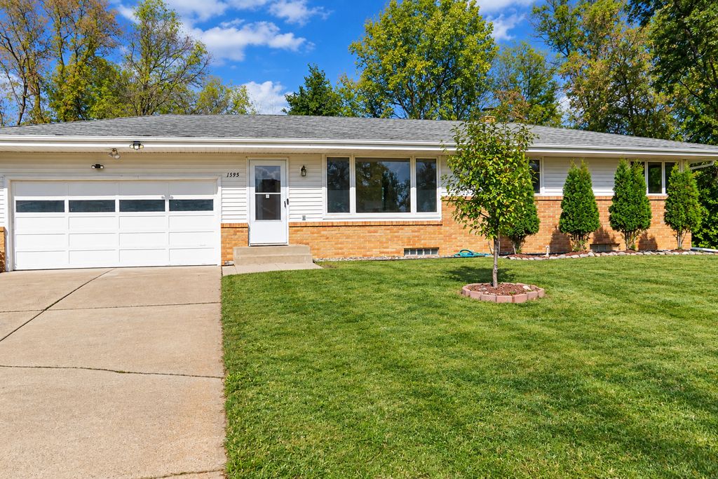 1595 Sandhurst Avenue E, Maplewood, MN 55109 — photo 2