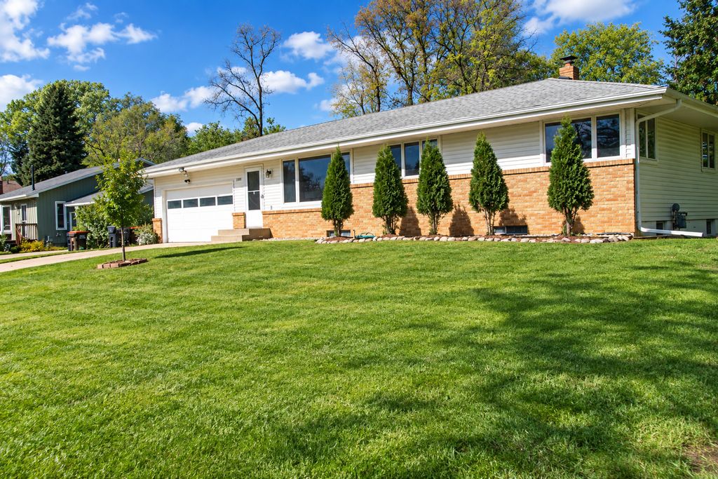1595 Sandhurst Avenue E, Maplewood, MN 55109 — photo 3