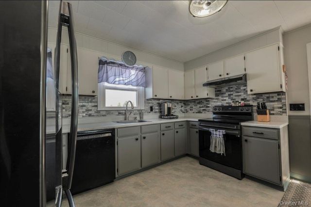 40 Bates Lane, Wallkill, NY 12589