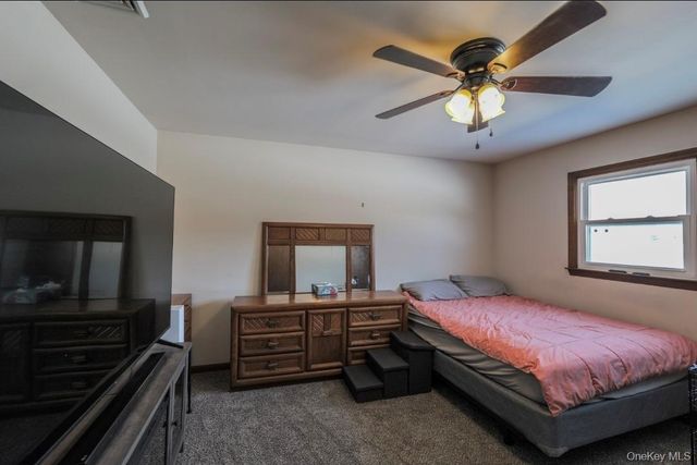 40 Bates Lane, Wallkill, NY 12589