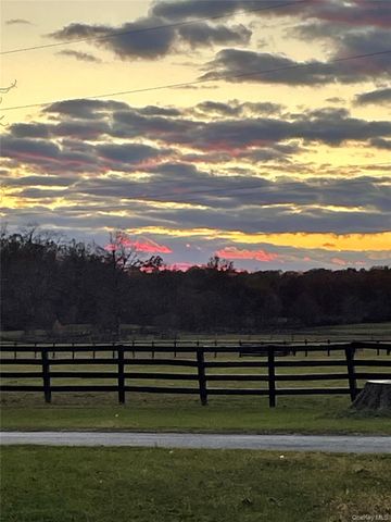 40 Bates Lane, Wallkill, NY 12589