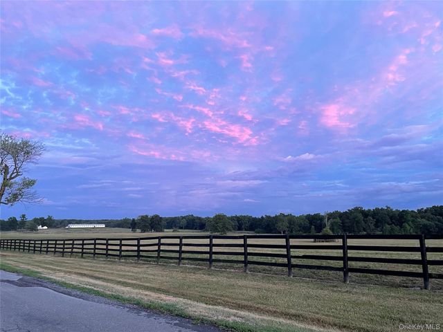 40 Bates Lane, Wallkill, NY 12589