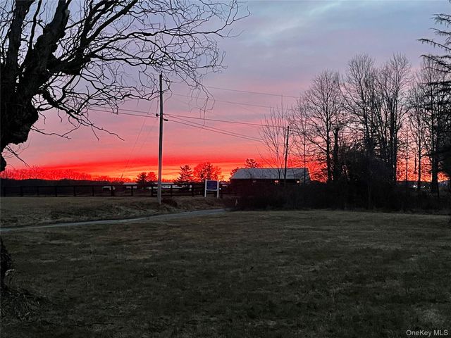 40 Bates Lane, Wallkill, NY 12589