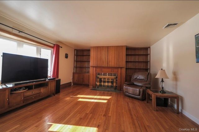 40 Bates Lane, Wallkill, NY 12589