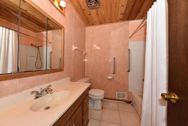 8615 W Petersik STREET, Milwaukee, WI 53224