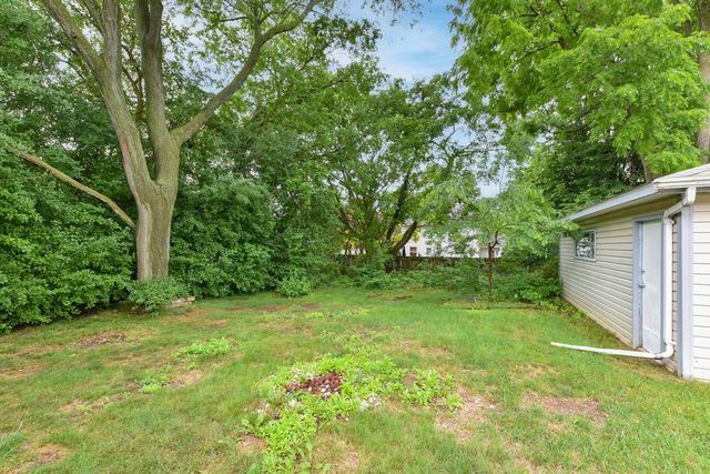 8615 W Petersik STREET, Milwaukee, WI 53224