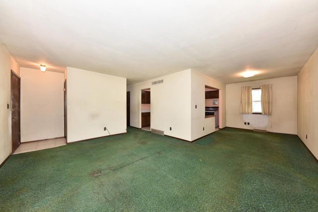 8615 W Petersik STREET, Milwaukee, WI 53224