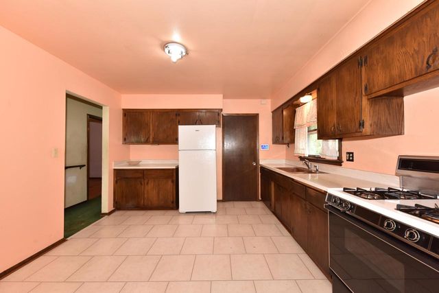8615 W Petersik STREET, Milwaukee, WI 53224