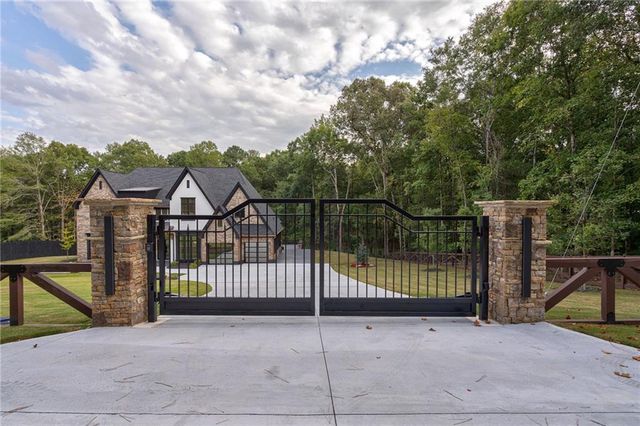 4459 Grady Smith Road, Loganville, GA 30052