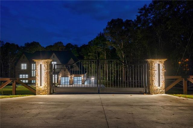 4459 Grady Smith Road, Loganville, GA 30052