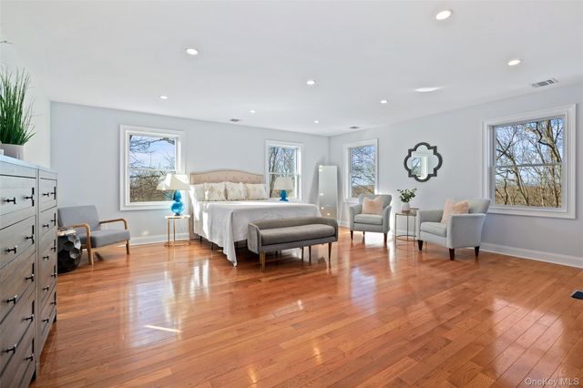 35 Summit Drive, Mahopac, NY 10541