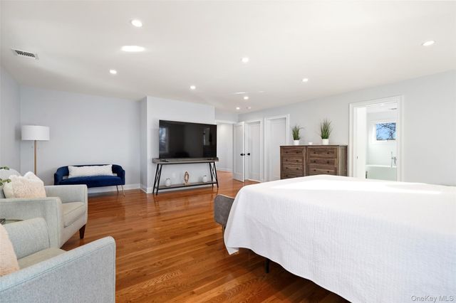 35 Summit Drive, Mahopac, NY 10541