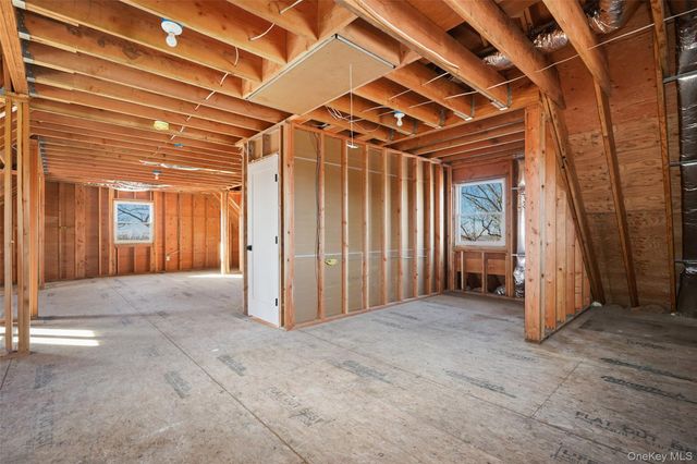 35 Summit Drive, Mahopac, NY 10541