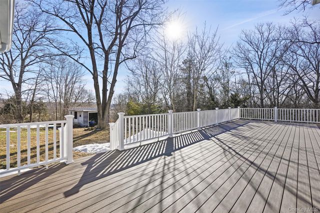 35 Summit Drive, Mahopac, NY 10541