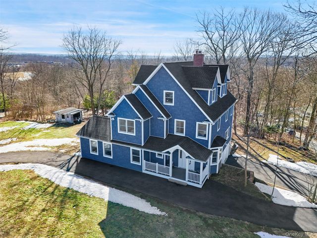 35 Summit Drive, Mahopac, NY 10541