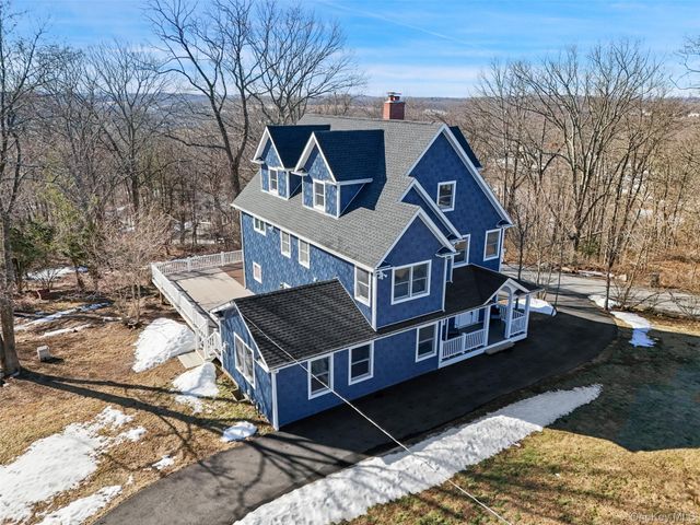 35 Summit Drive, Mahopac, NY 10541