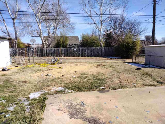 809 NW 53rd St, Lawton, OK 73505