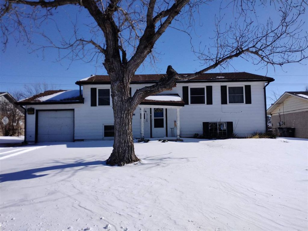 809 NW 53rd St, Lawton, OK 73505