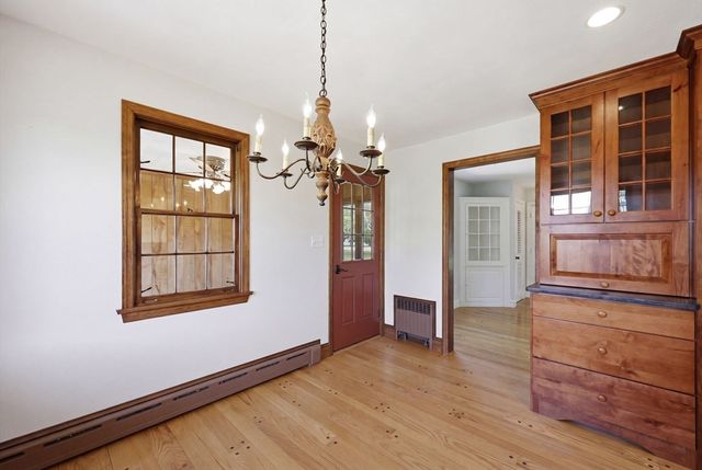 11 Pheasant Hill, Granby, MA 01033