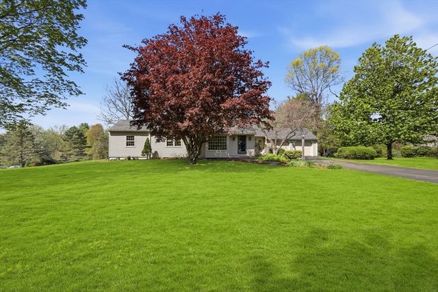 11 Pheasant Hill, Granby, MA 01033