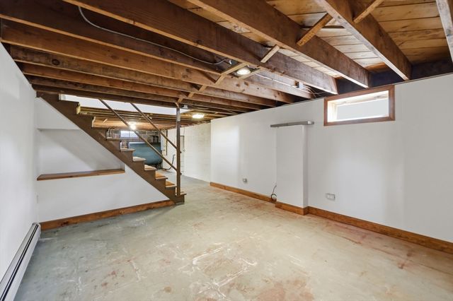 11 Pheasant Hill, Granby, MA 01033