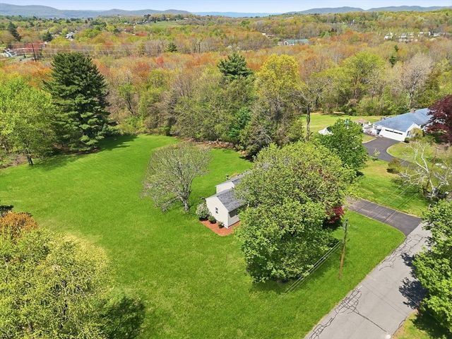 11 Pheasant Hill, Granby, MA 01033