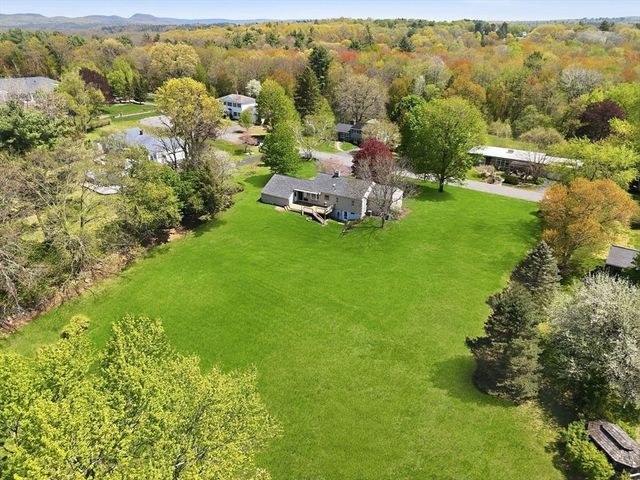 11 Pheasant Hill, Granby, MA 01033