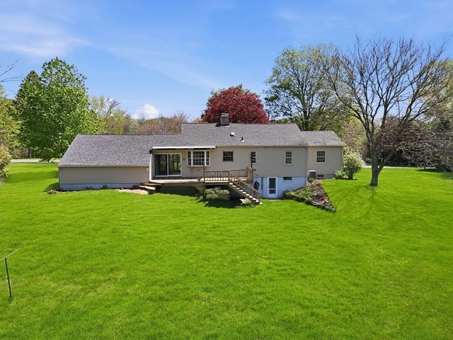 11 Pheasant Hill, Granby, MA 01033