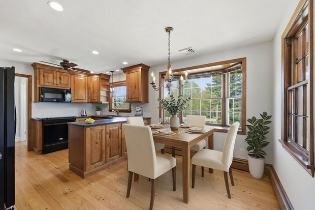 11 Pheasant Hill, Granby, MA 01033