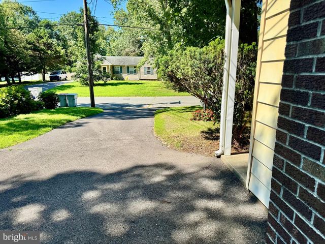 2571 BARTHOLOMEW DR, Vineland, NJ 08361