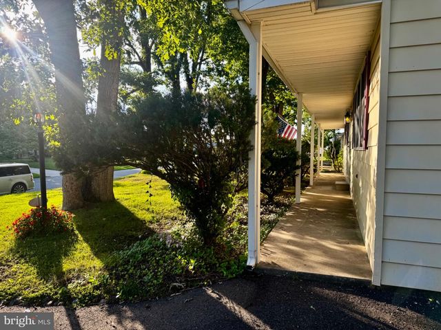 2571 BARTHOLOMEW DR, Vineland, NJ 08361