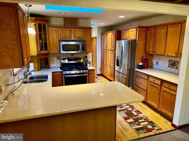 2571 BARTHOLOMEW DR, Vineland, NJ 08361