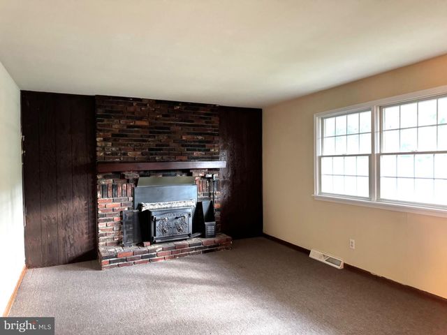 2571 BARTHOLOMEW DR, Vineland, NJ 08361