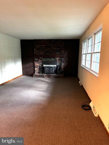2571 BARTHOLOMEW DR, Vineland, NJ 08361