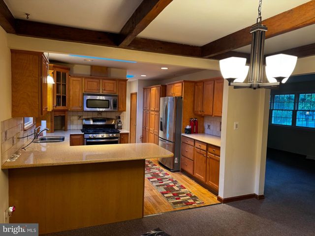 2571 BARTHOLOMEW DR, Vineland, NJ 08361