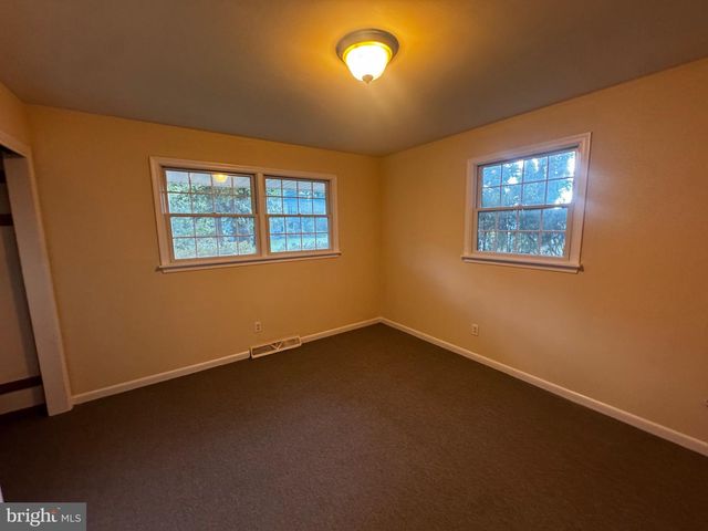 2571 BARTHOLOMEW DR, Vineland, NJ 08361