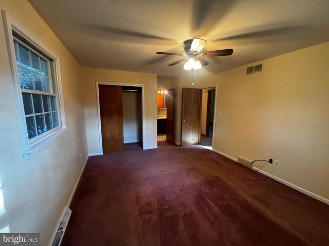 2571 BARTHOLOMEW DR, Vineland, NJ 08361