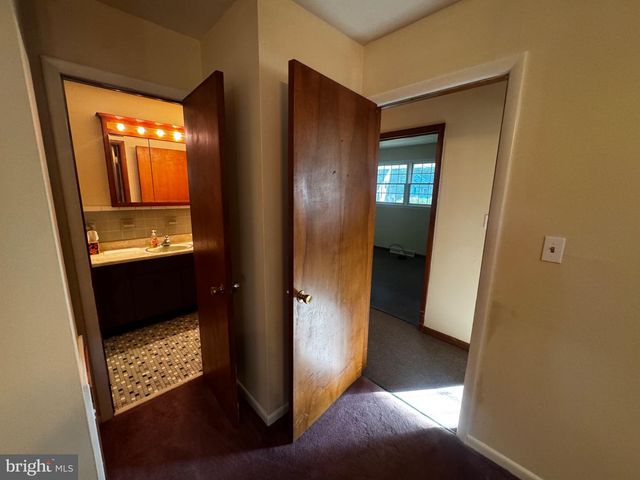 2571 BARTHOLOMEW DR, Vineland, NJ 08361