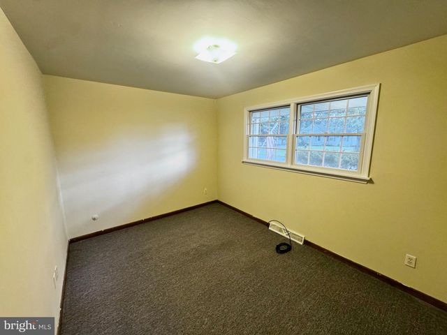 2571 BARTHOLOMEW DR, Vineland, NJ 08361