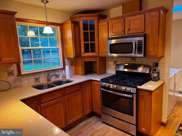 2571 BARTHOLOMEW DR, Vineland, NJ 08361