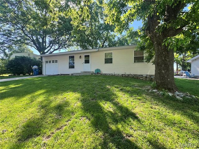 1454 De Porres Lane, St Charles, MO 63304