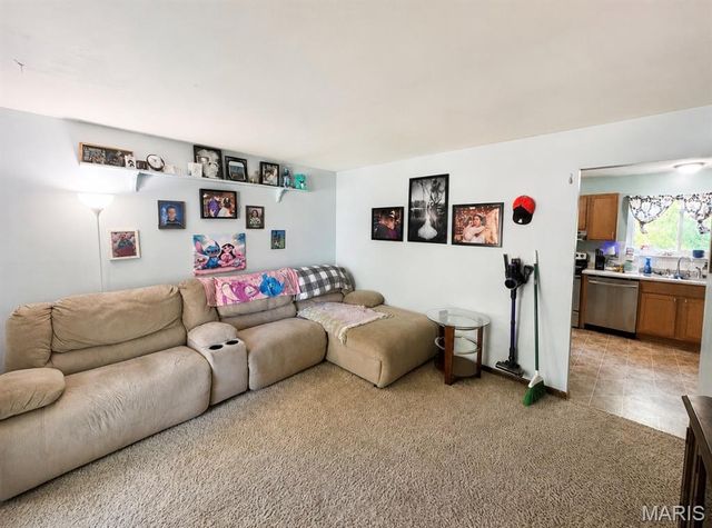 1454 De Porres Lane, St Charles, MO 63304