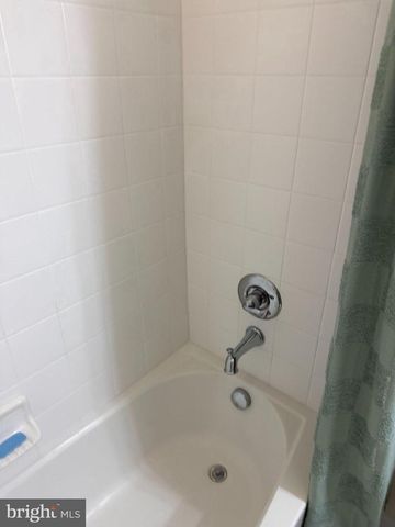 1 STEVENS CT, Somerdale, NJ 08083