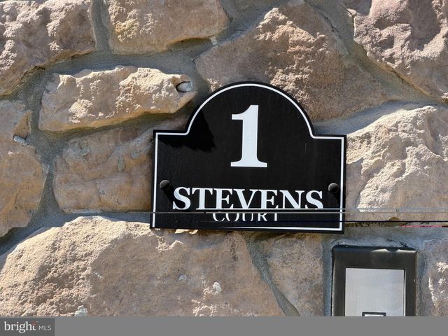 1 STEVENS CT, Somerdale, NJ 08083