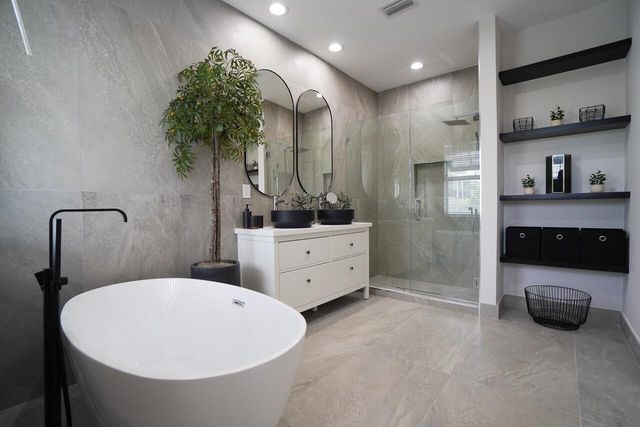 214 S Latitude Circle, Delray Beach, FL 33483