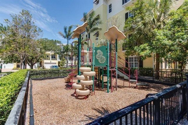 214 S Latitude Circle, Delray Beach, FL 33483